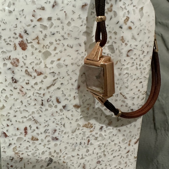 Vintage Benrus 14k Gold Watch case with Brown Strap - Picture 3 of 4